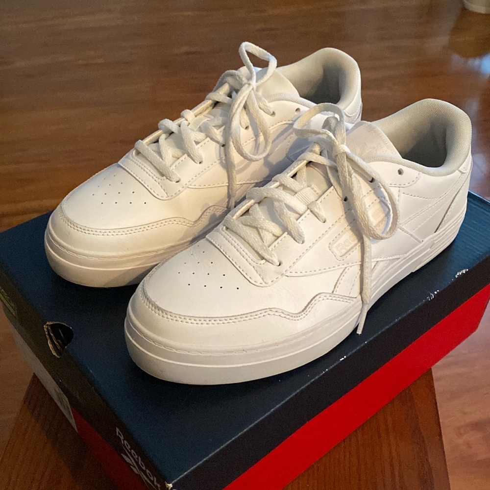 Ladies Reebok Tennis Shoes with Memory Foam